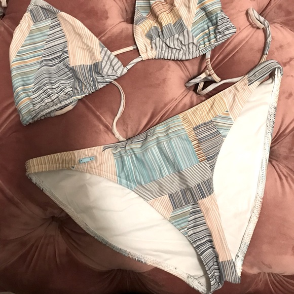 Lacoste triangle bikini - Picture 1 of 5